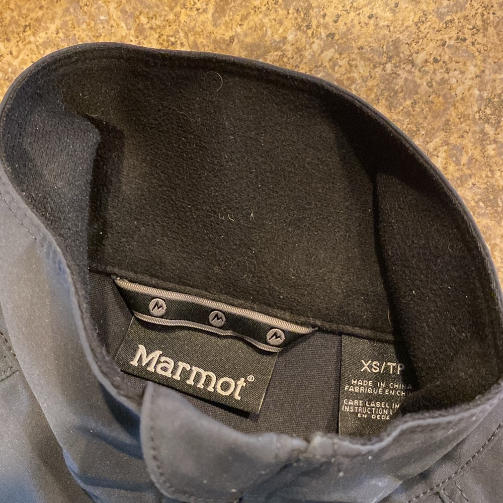 Marmot Black Jacket XS With FLAWS Matthews Asia Embroidered Patch FLAWED - Picture 3 of 17